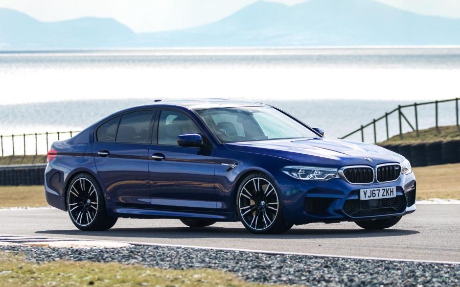 BMW M5 (F90) (UK) '2018